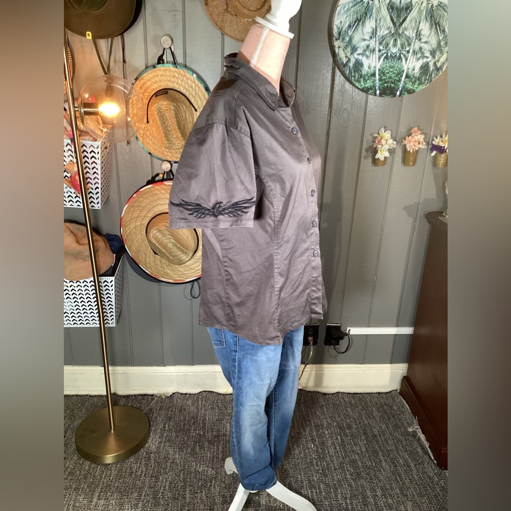 Chrome Eagle Women's Buttonup Gray & Black Large